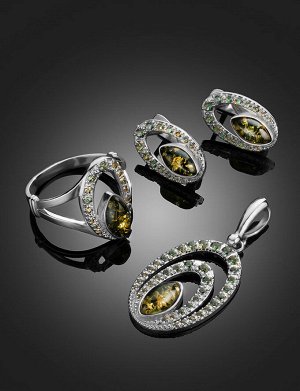 Искрящееся серебряное кольцо, украшенное фианитами и натуральным зелёным янтарём «Ренессанс», 006304277
