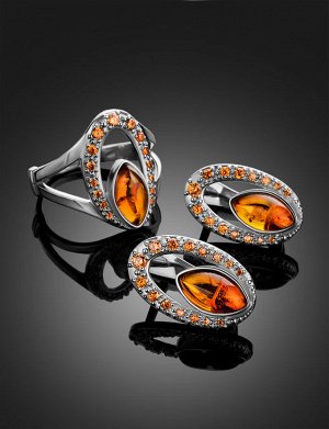 Нарядное серебряное кольцо «Ренессанс» с коньячным янтарём и фианитами