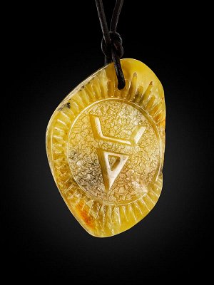 Символ Велеса — оберег, вырезанный на натуральном цельном янтаре, 005304136