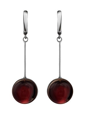 Стильные серебряные серьги со вставками из янтаря насыщенного вишневого цвета «Сорбонна», 006505054