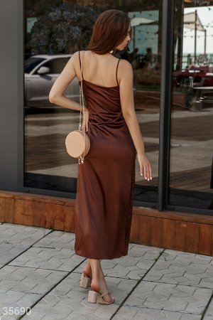 Элегантное платье в бельевом стиле