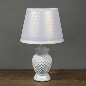 Настольная лампа "Альтея" 1x60Вт E14 белый 20х20х33 см.