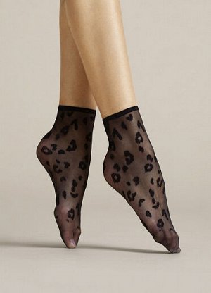 Носочки Носки 1076/G DORIA 8 den от европейского производителя Fiore. Модель носков была вдохновлена Villa Doria Pamphili, расположенной в Риме. Рисунок на носках является результатом попытки быть как