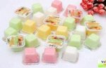 Йогуртовый десерт с кусочками фруктов в порционных стаканчиках с десертными ложечками. Вкус в ассортименте: манго, кокос, апельсин, персик, ананас, клубника…
Вес: 444гр