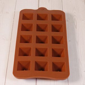 Форма силиконовая для шоколада "Пирамидки" 20*10 см, 15 ячеек