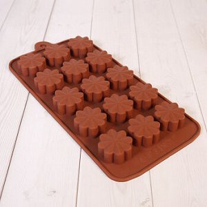 Форма силиконовая для шоколада "Клевер на счастье" 20,5*10,5 см, 15 ячеек