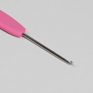 Крючок для вязания, d = 2,5 мм, 14 см, цвет розовый
