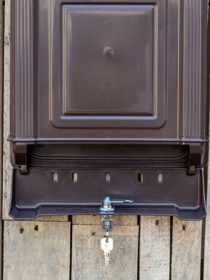 Ящик почтовый Альтернатива Эконом, с замком, коричневый