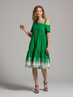 Платье 2-х ярусное платье из хлопка с шитьем по низу изделия, на одно плечо и декоративной отлетной деталью на другое, нагрудными вытачками и коротким втачным рукавом.
Состав100% хлопок
ЦветЗеленый
