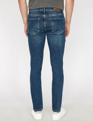 Джинсы %99 Cotton, %1 Elastan

Model Bilgileri:

Boy: 188 cm, Gs: 99, Bel: 75, Kala: 95
Modelin Bedeni: 27/32
Полуобхват по поясу - 41 см (82см в обхвате) в спокойном состоянии, легко растягивается до