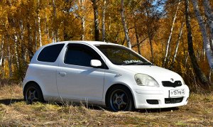 Только передние Ковры салонные Toyota Vitz 2WD АКПП + МКПП(12.2010-2020) правый руль