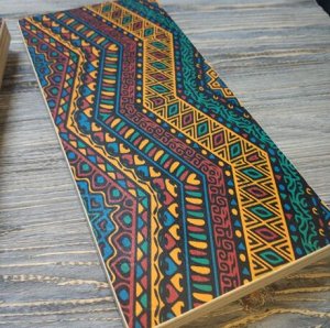 Садху-доска с цветным орнаментом