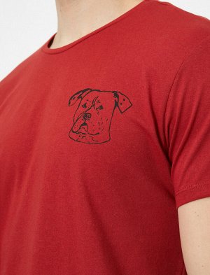 футболка Материал: %100 Хлопок Параметры модели: рост: 188 cm, грудь: 99, талия: 75, бедра: 95 Надет размер: L