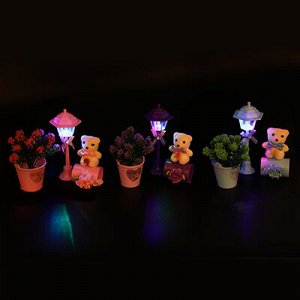 LADECOR Сувенир в виде мишки с фонариком LED, 14,5х14,5х6,5 см, пластик