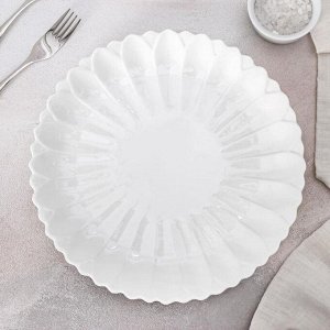 Тарелка обеденная «Цветок», 25?2 см, цвет белый