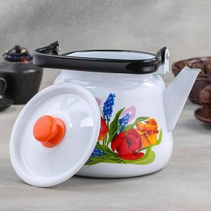 Чайник «Тюльпан Май», 3,5 л, с кнопкой, цвет белый