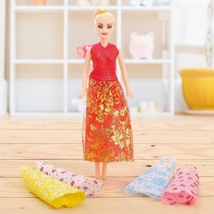 Кукла модель «Лиза» с набором платьев