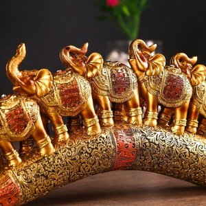 Сувенир полистоун "Семь африканских слонов в золотой, ажурной попоне" 10,7х29х4 см