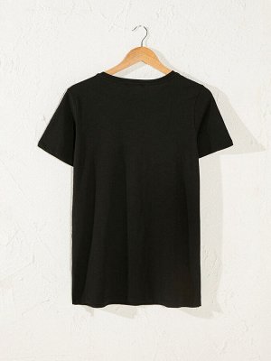 Футболка Тип товара: Футболки; боди и Mайки
РАЗМЕР: 3XL, L, M, S, XL, XXL;
ЦВЕТ: New Black
СОСТАВ: Основной материал: 100% Хлопок