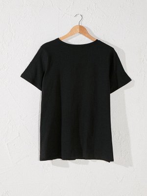 Футболка Тип товара: Футболки; боди и Mайки
РАЗМЕР: L, M, S, XL, XXL;
ЦВЕТ: New Black
СОСТАВ: Основной материал: 100% Хлопок