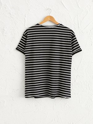 Футболка Тип товара: Футболки; боди и Mайки
РАЗМЕР: L, M, XL;
ЦВЕТ: White Striped, Black Printed
СОСТАВ: Основной материал: 100% Хлопок