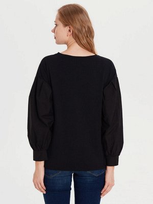 Футболка Тип товара: Футболки; боди и Mайки
РАЗМЕР: L, M, S, XL, XXL;
ЦВЕТ: New Black
СОСТАВ: Основной материал: 100% Хлопок