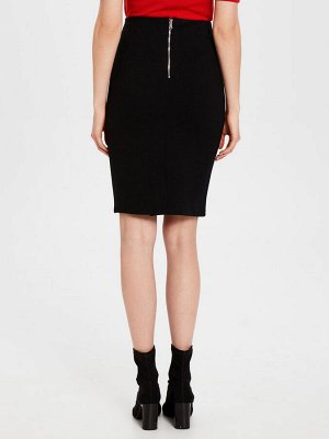 Юбка Длина: Ниже колена
Узор: Однотонный
РАЗМЕР: L, M, S, XL, XXL;
ЦВЕТ: New Black
СОСТАВ: Основной материал: 24% Полиэстер 72% Вискоза 4% Эластан