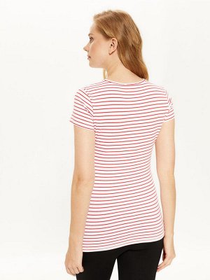 Футболка Тип товара: Футболки; боди и Mайки
РАЗМЕР: 3XL, L, M, S, XL, XXL;
ЦВЕТ: Red Striped
СОСТАВ: Основной материал: 96% Хлопок 4% Эластан