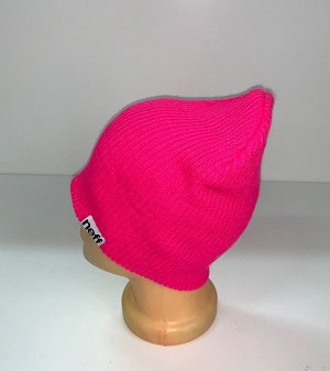 Ярко-розовая стильная шапка  №1693