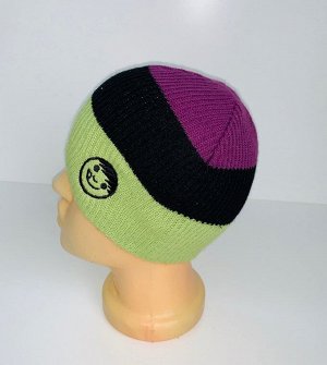 Трехцветная шапка с клевой вышивкой  №4091