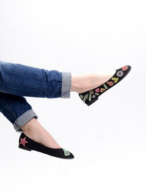 Балетки Страна производитель: Китай
Сезон: Лето
Тип носка: Закрытый
Цвет: Черный
Размер женской обуви x: 35 \
Полнота обуви: Тип «F» или «Fx» \
Каблук/Подошва: Каблук
Высота каблука (см): 1,5
Стиль: П