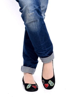 Балетки Страна производитель: Китай
Сезон: Лето
Тип носка: Закрытый
Цвет: Черный
Размер женской обуви x: 35 \
Полнота обуви: Тип «F» или «Fx» \
Каблук/Подошва: Каблук
Высота каблука (см): 1,5
Стиль: П