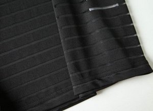 Футболка Стильная черная футболка
Качество в деталях - смотрите доп фото!
Спандекс 31%, полиэстер 69%
S длина 64 бюст 94