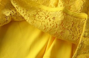 Гипюровое платье желтое
