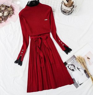 Трикотажное платье,красный