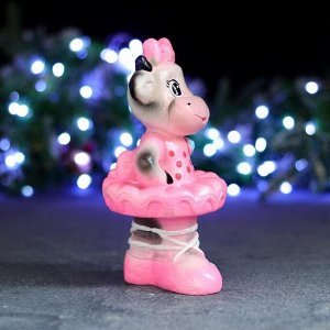 Копилка "Символ года: Корова Балерина" серая с розовым 22см