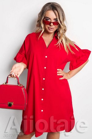 Красное платье на пуговицах с коротким рукавом