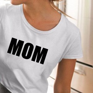 Женская футболка MOM белая