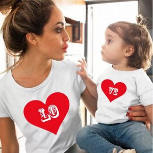 Женская футболка с сердцем