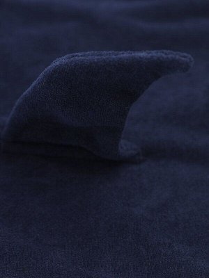 Полотенце Описание: Полотенце махровое с капюшоном.  Декор капюшона - голова акулы, внизу - хвостик.
Цвет: темно-синий. 
Состав: 100% хлопок