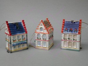 Фарфоровая елочная игрушка "Шведский домик"