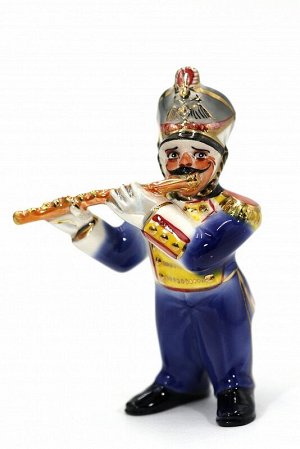 Музыкант с флейтой - фарфоровая игрушка