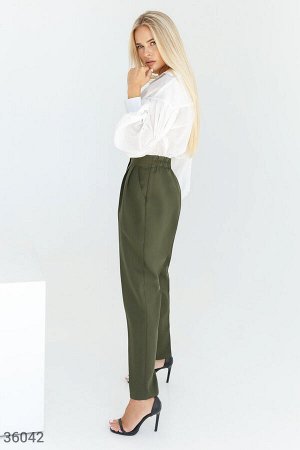 Стильные укороченные брюки цвета хаки
