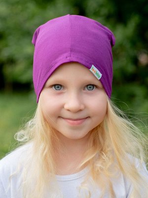 Шапка Описание и параметры
Однослойная шапка из кулирки фиолетового цвета для девочки из тонкого эластичного трикотажа. Удобна для катания на велике и роликах. Изделие выполнено из трикотажа премиальн