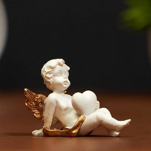 Сувенир "Ангелок с сердцем" с золотистыми крыльями, МИКС