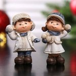 Сувенир полистоун &quot;Мальчик/Девочка в зимней одежде со снежком&quot; МИКС 5,3х3,6х2,5 см