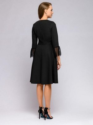 Платье черное длины миди с V-образным вырезом и кружевными рукавами