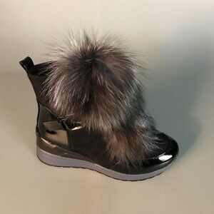 Сапоги зима, внимание: мех на ботиночках может отличаться от фото( хотя фото делала сама) , тк плотность меха на шкурке разная.