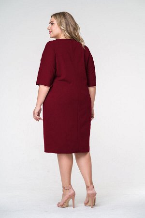 Платье с цельнокроеным рукавом бордового цвета