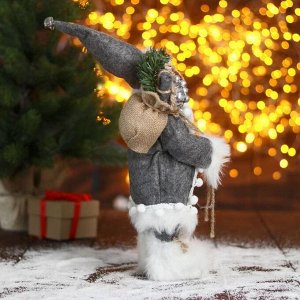 Дед Мороз "В сером тулупе со снегоступами" 16х30 см